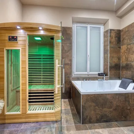 L'ame Etoilee - Avec Balneo & Sauna גרנובל