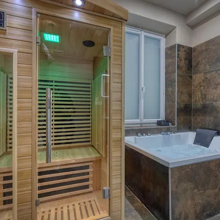 L'ame Etoilee - Avec Balneo & Sauna גרנובל