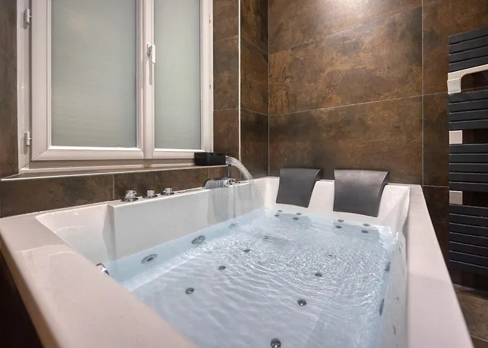 L'ame Etoilee - Avec Balneo & Sauna Apartment