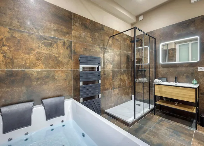 L'ame Etoilee - Avec Balneo & Sauna Apartment *